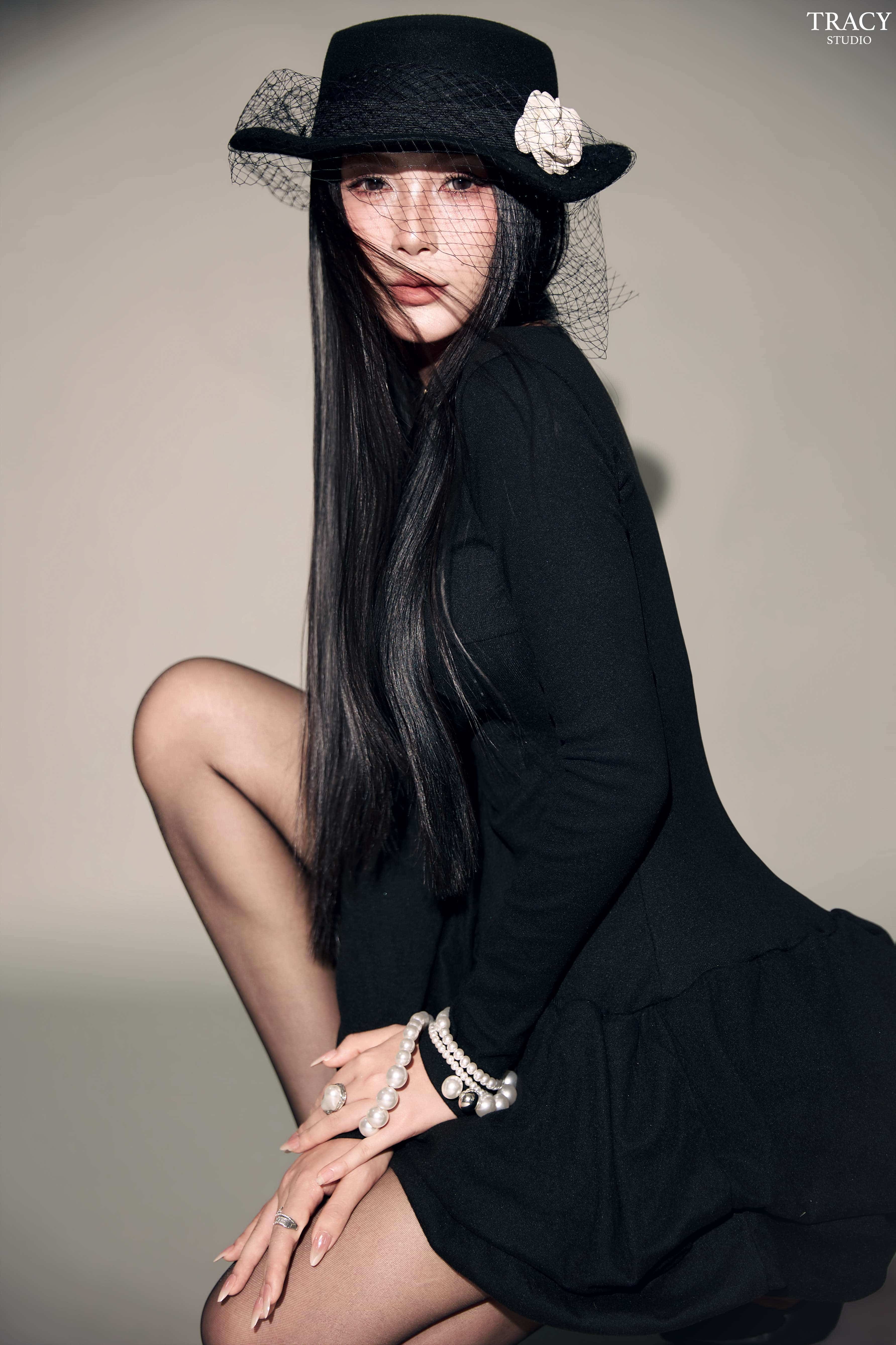 frontend/img/gallery/concept-cool-ngau-slay/tracy-studio-chup-concept-slay-basic-nong-hang-black (10).jpg